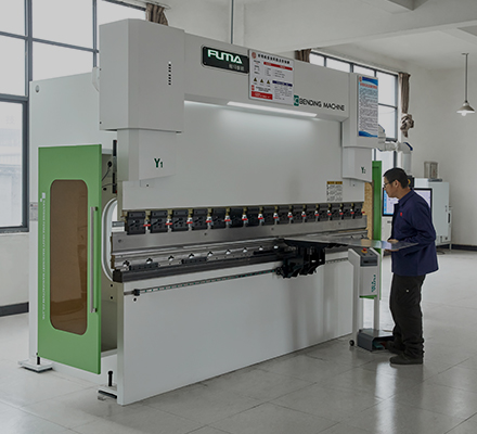 CNC Bending Machine