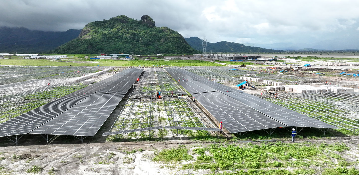 Large Ground Solar Power Station