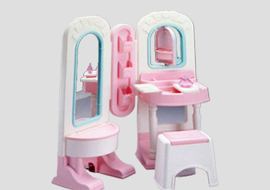 Blow molded children's tables and chairs