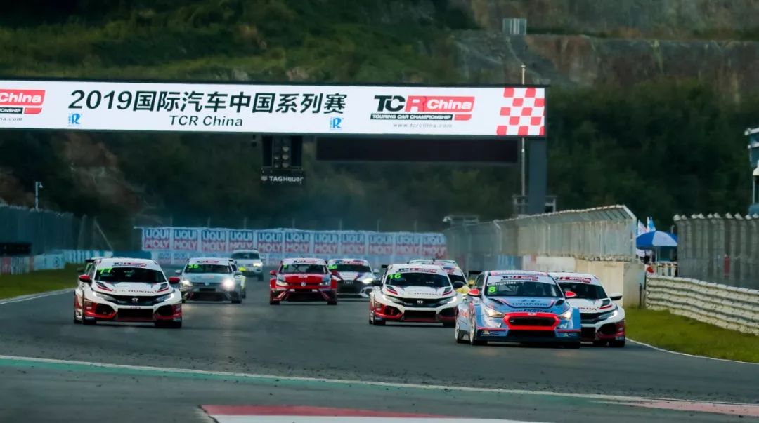 TCRChina宁波站激战连连Engstler夺冠，Lloyd、谢欣哲二三