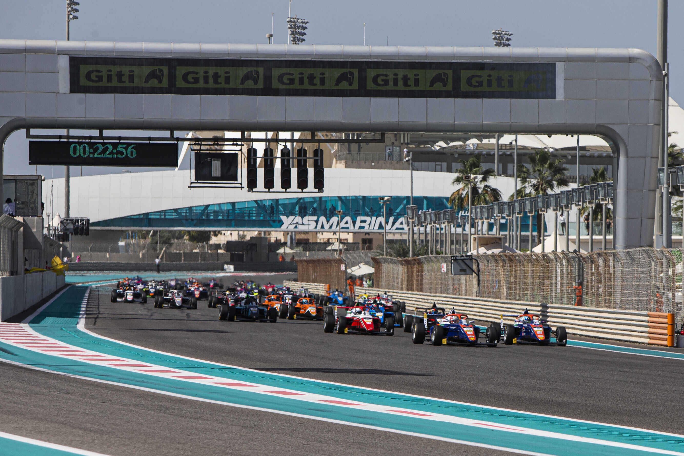 <b>F4 UAE Unveils Stellar International Line-up for Season Eight</b>